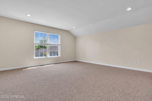 20 Hazeltine Lane, Jackson, NJ 08527