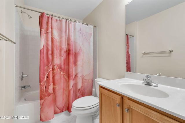 20 Hazeltine Lane, Jackson, NJ 08527