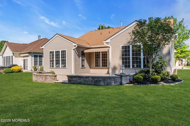 20 Hazeltine Lane, Jackson, NJ 08527
