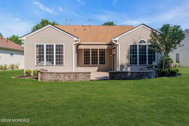 20 Hazeltine Lane, Jackson, NJ 08527