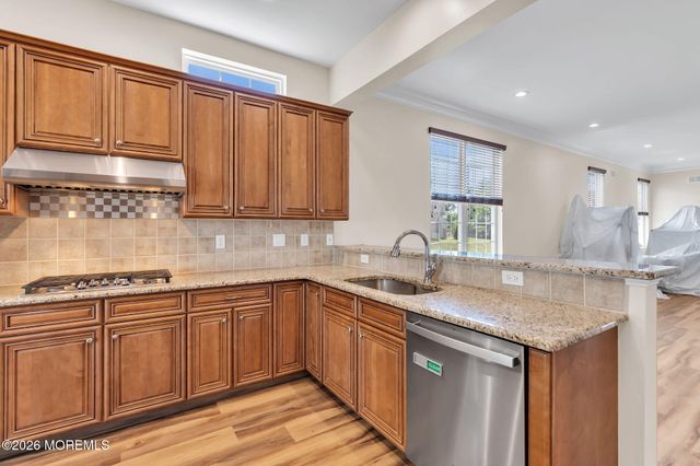 20 Hazeltine Lane, Jackson, NJ 08527