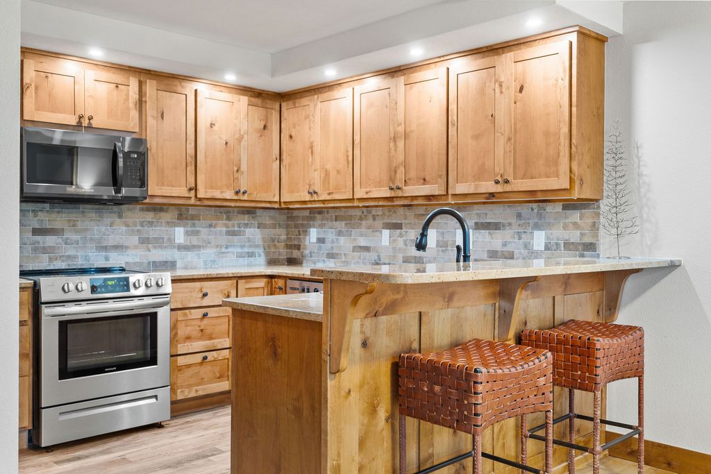 1922 Suncrest Drive 1, Whitefish, MT 59937 photo 2