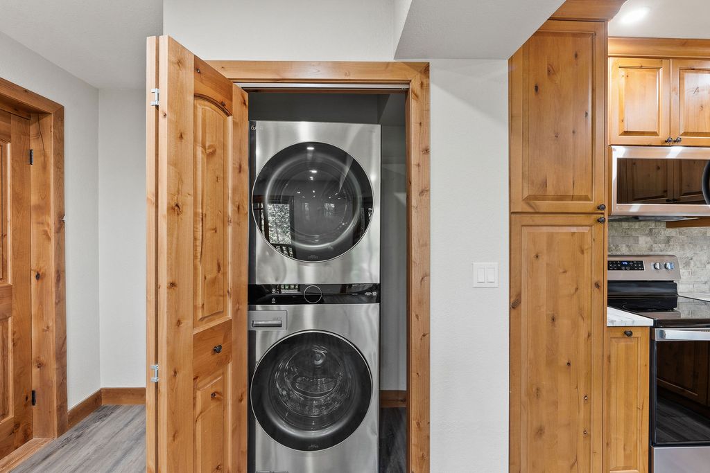 1922 Suncrest Drive 1, Whitefish, MT 59937 photo 34