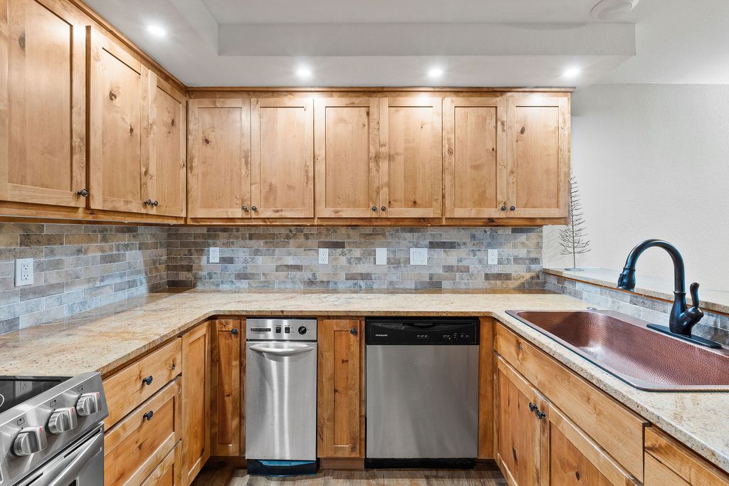 1922 Suncrest Drive 1, Whitefish, MT 59937 photo 4