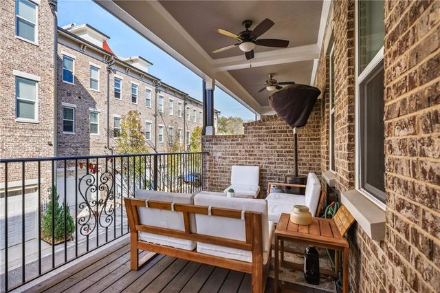 336 Brownstones NE Circle, Atlanta, GA 30312