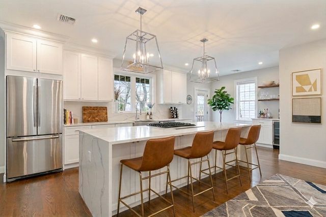 27 Suffolk St 2, Chelsea, MA 02150