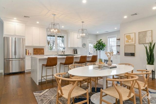 27 Suffolk St 2, Chelsea, MA 02150