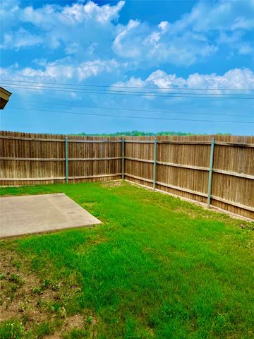 906 Dart Court, Granbury, TX 76049
