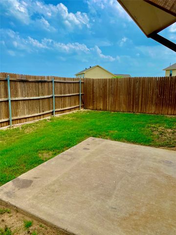 906 Dart Court, Granbury, TX 76049