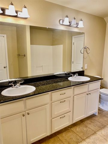 906 Dart Court, Granbury, TX 76049