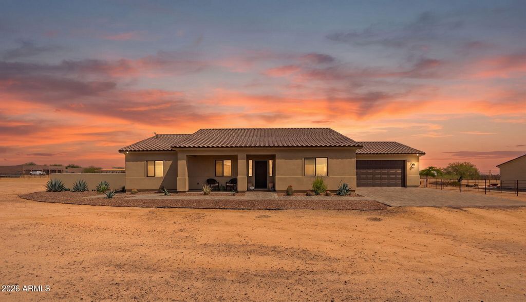 35311 N 214th Avenue, Wittmann, AZ 85361 — exterior