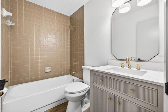 639 LAUREL OAK LANE 113, Altamonte Springs, FL 32701