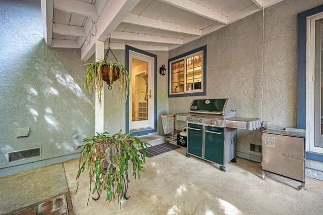 6120 Kifisia Way, Fair Oaks, CA 95628