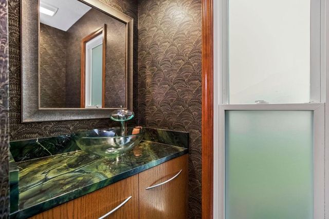 11827 Rosehill Road, Overland Park, KS 66210