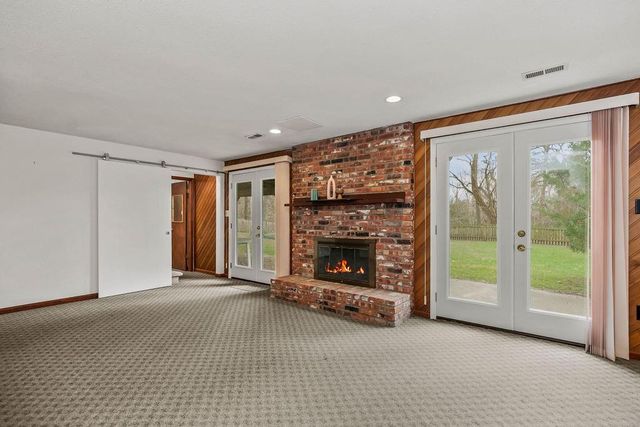 11827 Rosehill Road, Overland Park, KS 66210