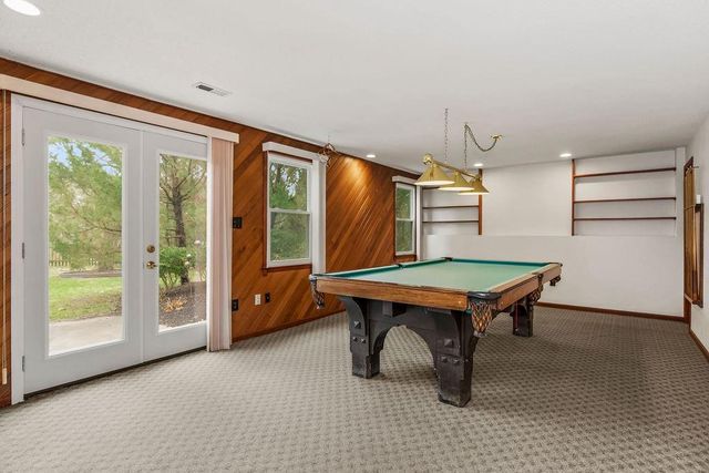 11827 Rosehill Road, Overland Park, KS 66210