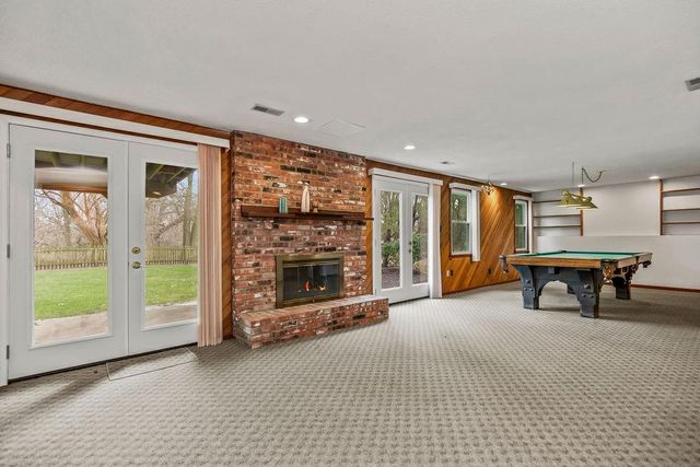 11827 Rosehill Road, Overland Park, KS 66210