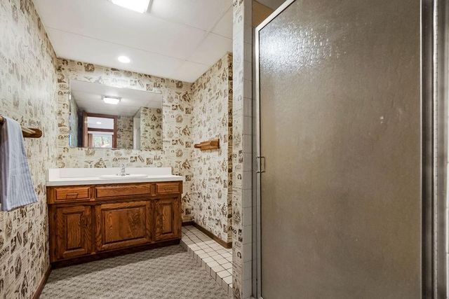 11827 Rosehill Road, Overland Park, KS 66210