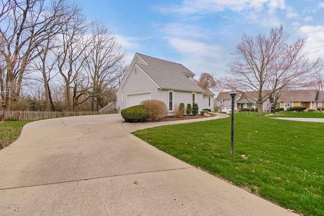 11827 Rosehill Road, Overland Park, KS 66210