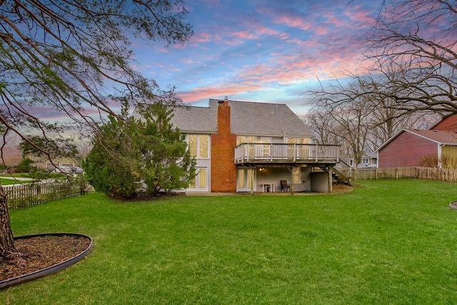 11827 Rosehill Road, Overland Park, KS 66210