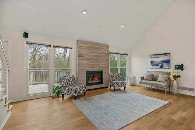 11827 Rosehill Road, Overland Park, KS 66210