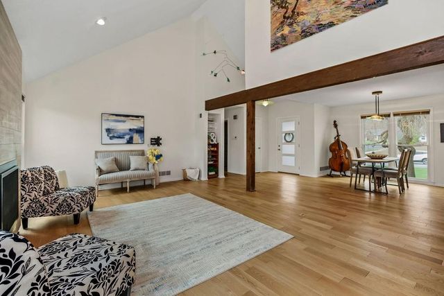 11827 Rosehill Road, Overland Park, KS 66210