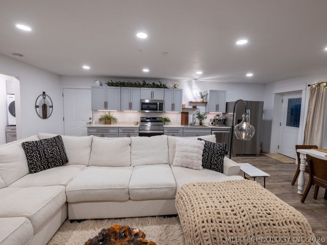 12425 S Gary Avenue, Jenks, OK 74037