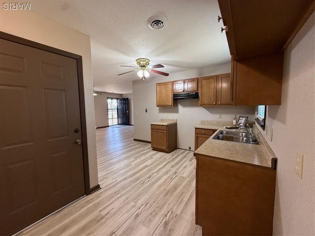 614 Vaughn Avenue, Sikeston, MO 63801