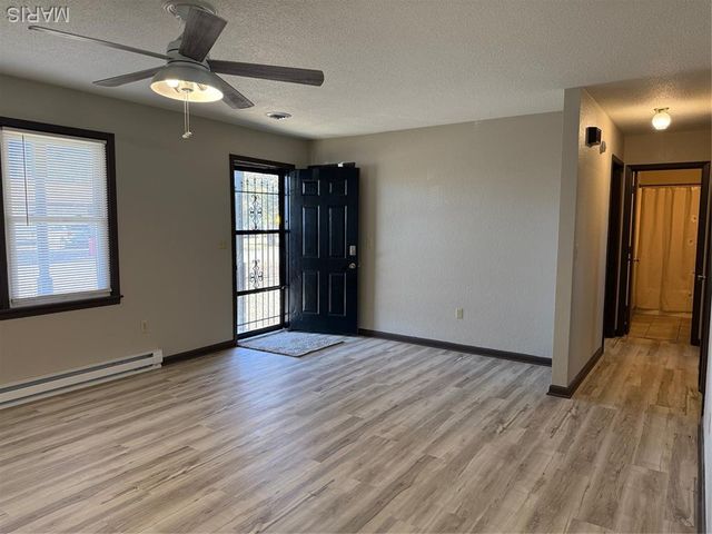 614 Vaughn Avenue, Sikeston, MO 63801