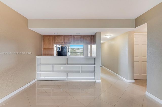 1705 Whitehall Dr 401, Davie, FL 33324