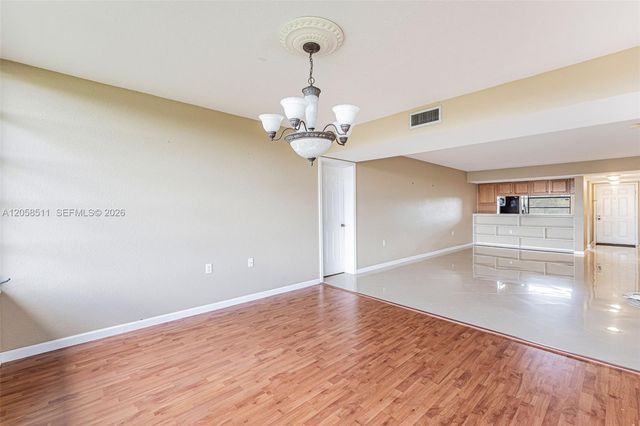 1705 Whitehall Dr 401, Davie, FL 33324