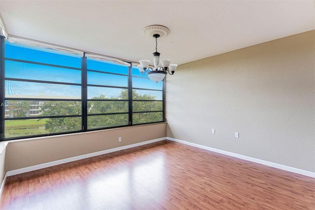 1705 Whitehall Dr 401, Davie, FL 33324