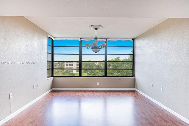 1705 Whitehall Dr 401, Davie, FL 33324