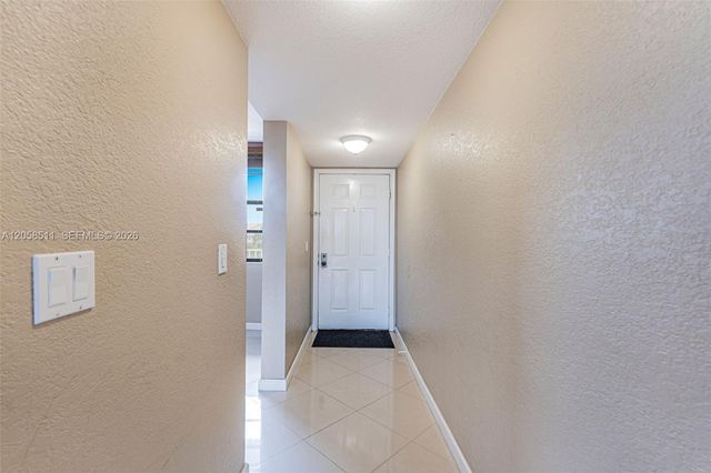 1705 Whitehall Dr 401, Davie, FL 33324