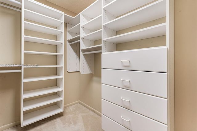 1705 Whitehall Dr 401, Davie, FL 33324