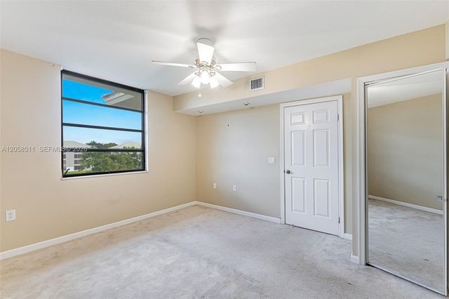 1705 Whitehall Dr 401, Davie, FL 33324