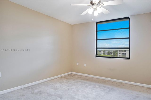 1705 Whitehall Dr 401, Davie, FL 33324