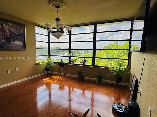 1705 Whitehall Dr 401, Davie, FL 33324