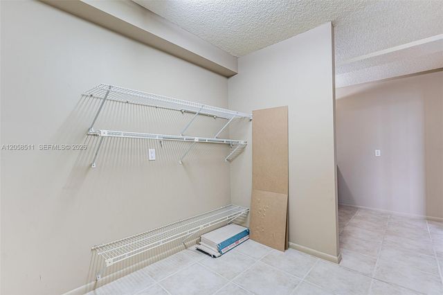 1705 Whitehall Dr 401, Davie, FL 33324