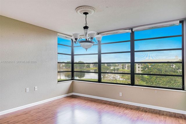 1705 Whitehall Dr 401, Davie, FL 33324