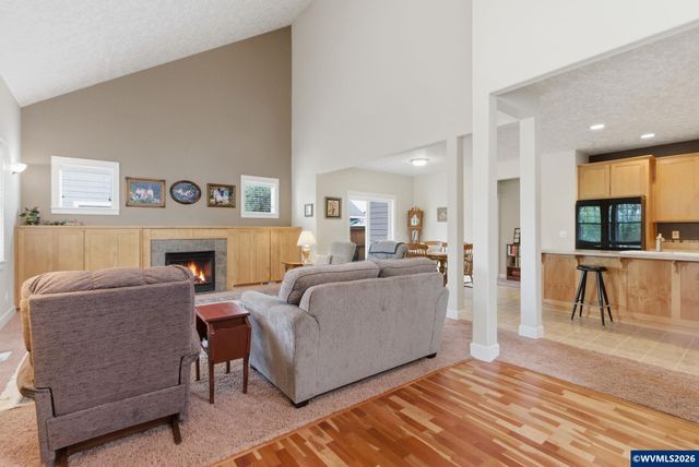 1607 Wood Duck St, Silverton, OR 97381