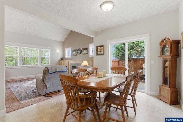 1607 Wood Duck St, Silverton, OR 97381
