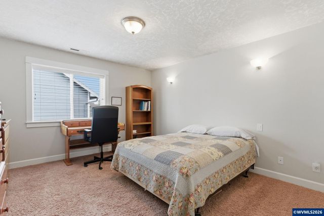 1607 Wood Duck St, Silverton, OR 97381