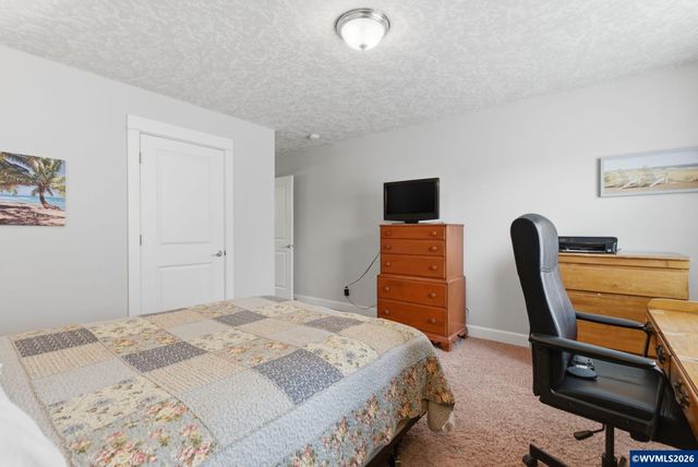 1607 Wood Duck St, Silverton, OR 97381