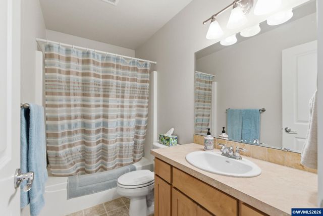 1607 Wood Duck St, Silverton, OR 97381