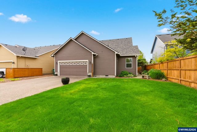 1607 Wood Duck St, Silverton, OR 97381