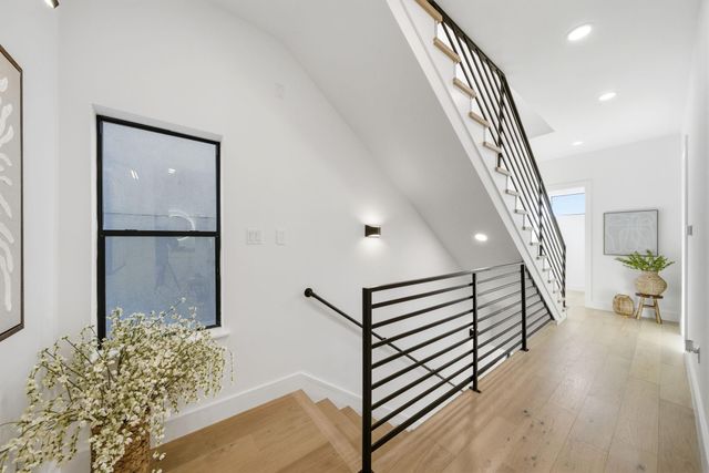 809 Memorial Heights Drive, Houston, TX 77007