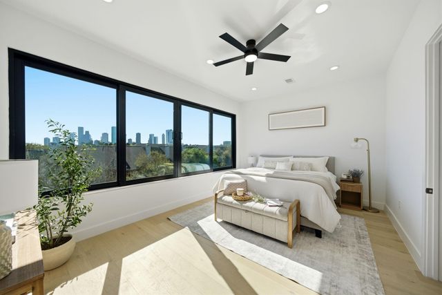 809 Memorial Heights Drive, Houston, TX 77007