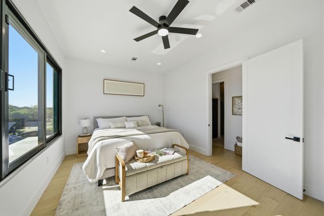 809 Memorial Heights Drive, Houston, TX 77007