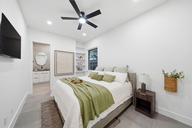 809 Memorial Heights Drive, Houston, TX 77007